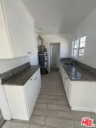 $1,695 | 6215 Crenshaw Boulevard, Los Angeles, CA 90043
