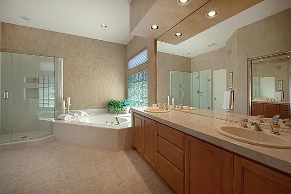 $10,000 | 379 Tomahawk Drive, Palm Desert, CA 92211