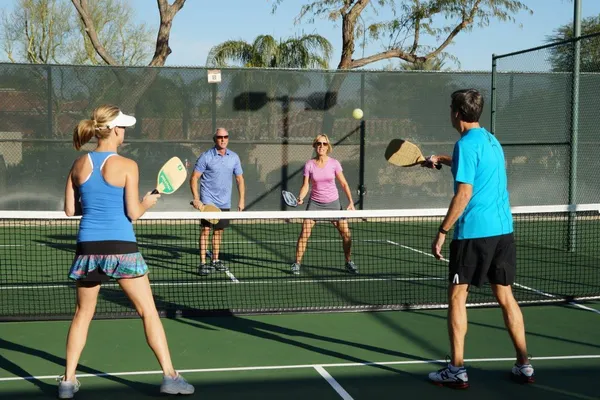 $10,000 | 379 Tomahawk Drive, Palm Desert, CA 92211