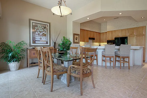 $10,000 | 379 Tomahawk Drive, Palm Desert, CA 92211