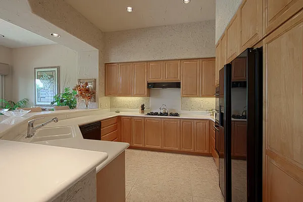 $10,000 | 379 Tomahawk Drive, Palm Desert, CA 92211