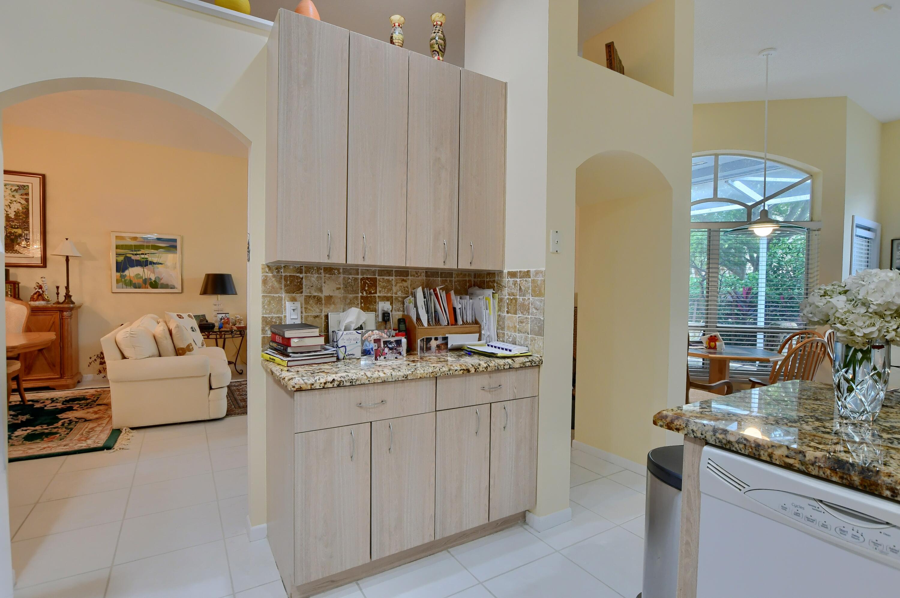 23446 Torre Circle Boca Raton, FL 33433 - Photo 11 of 33 kitchen
