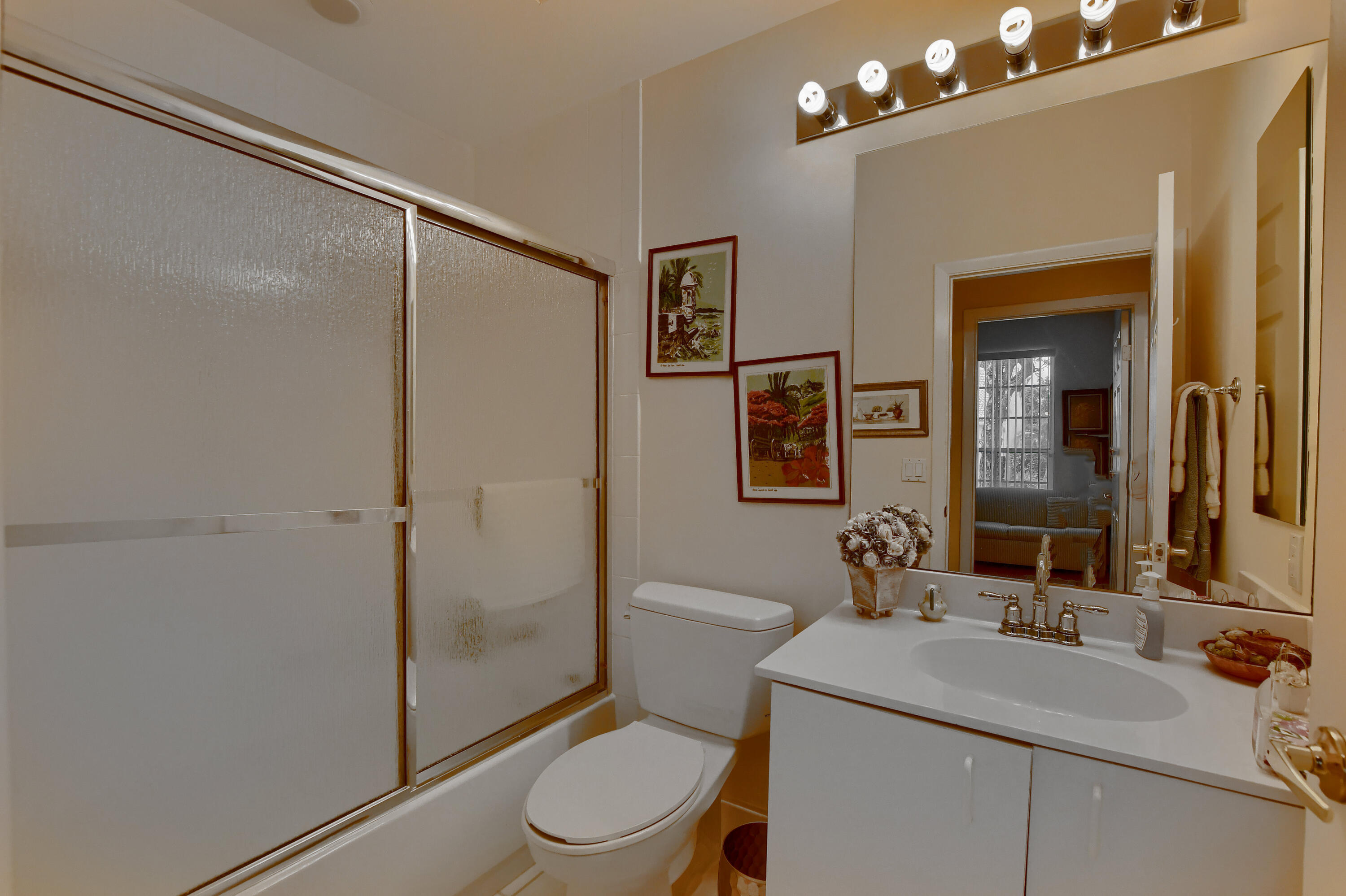 23446 Torre Circle Boca Raton, FL 33433 - Photo 24 of 33 2nd bath
