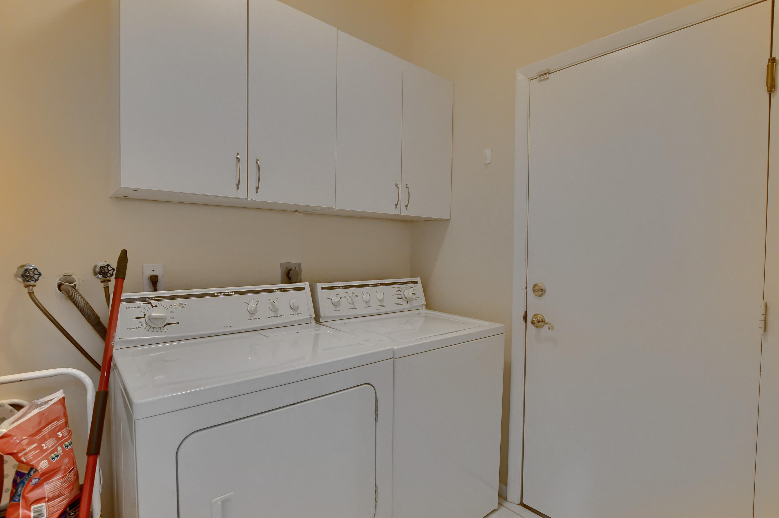 23446 Torre Circle Boca Raton, FL 33433 - Photo 28 of 33 laundry
