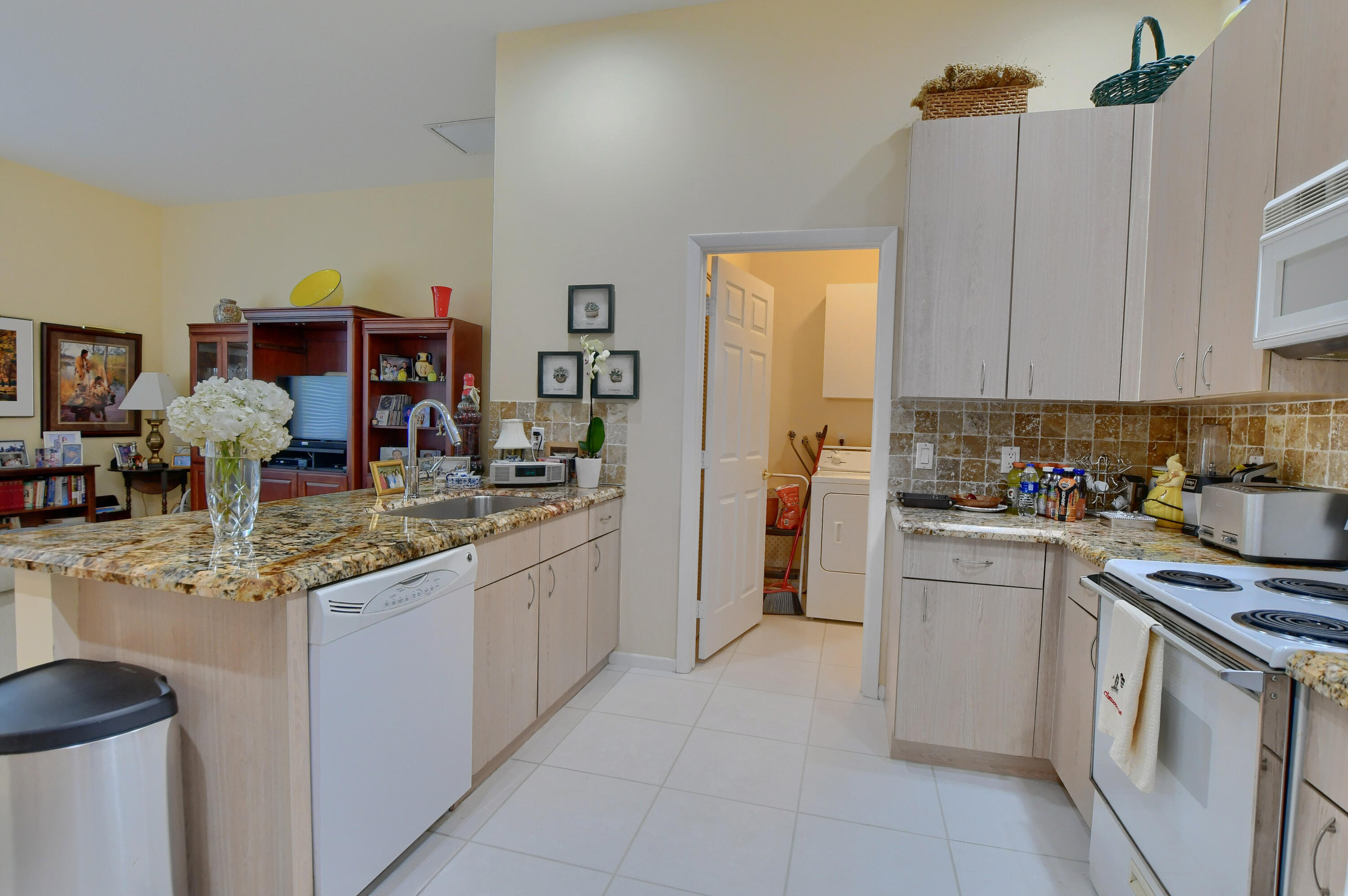 23446 Torre Circle Boca Raton, FL 33433 - Photo 9 of 33 kitchen