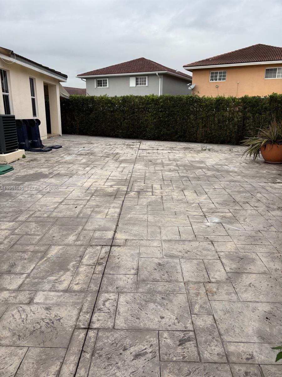 15465 Southwest 36th Terrace Miami, FL 33185 - Photo 2 of 20