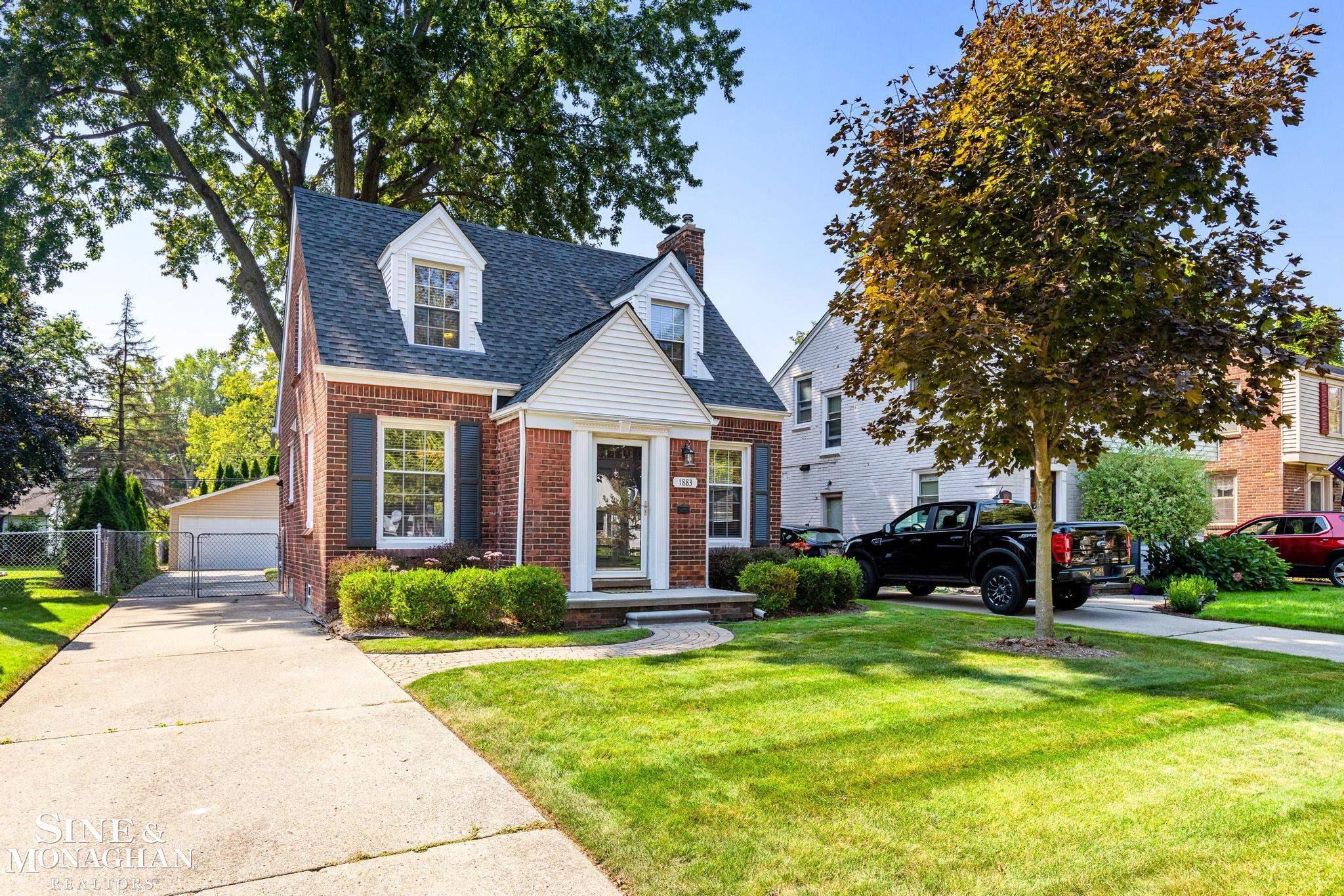 1883 Oxford Road Grosse Pointe, MI 48236 - Photo 23 of 23 50155159-267eabf5-0b4d-472c-9594-53982de8232e.JPG