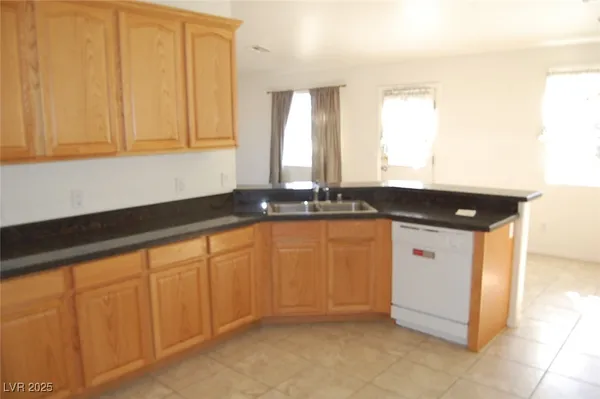 $1,800 | 1601 Zelzah Avenue, Pahrump, NV 89048