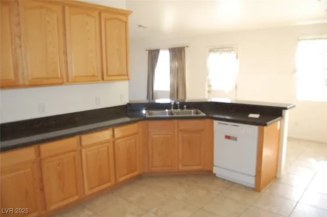 $1,800 | 1601 Zelzah Avenue, Pahrump, NV 89048