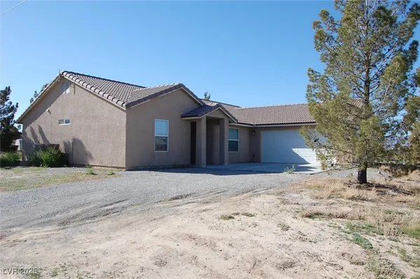 $1,800 | 1601 Zelzah Avenue, Pahrump, NV 89048