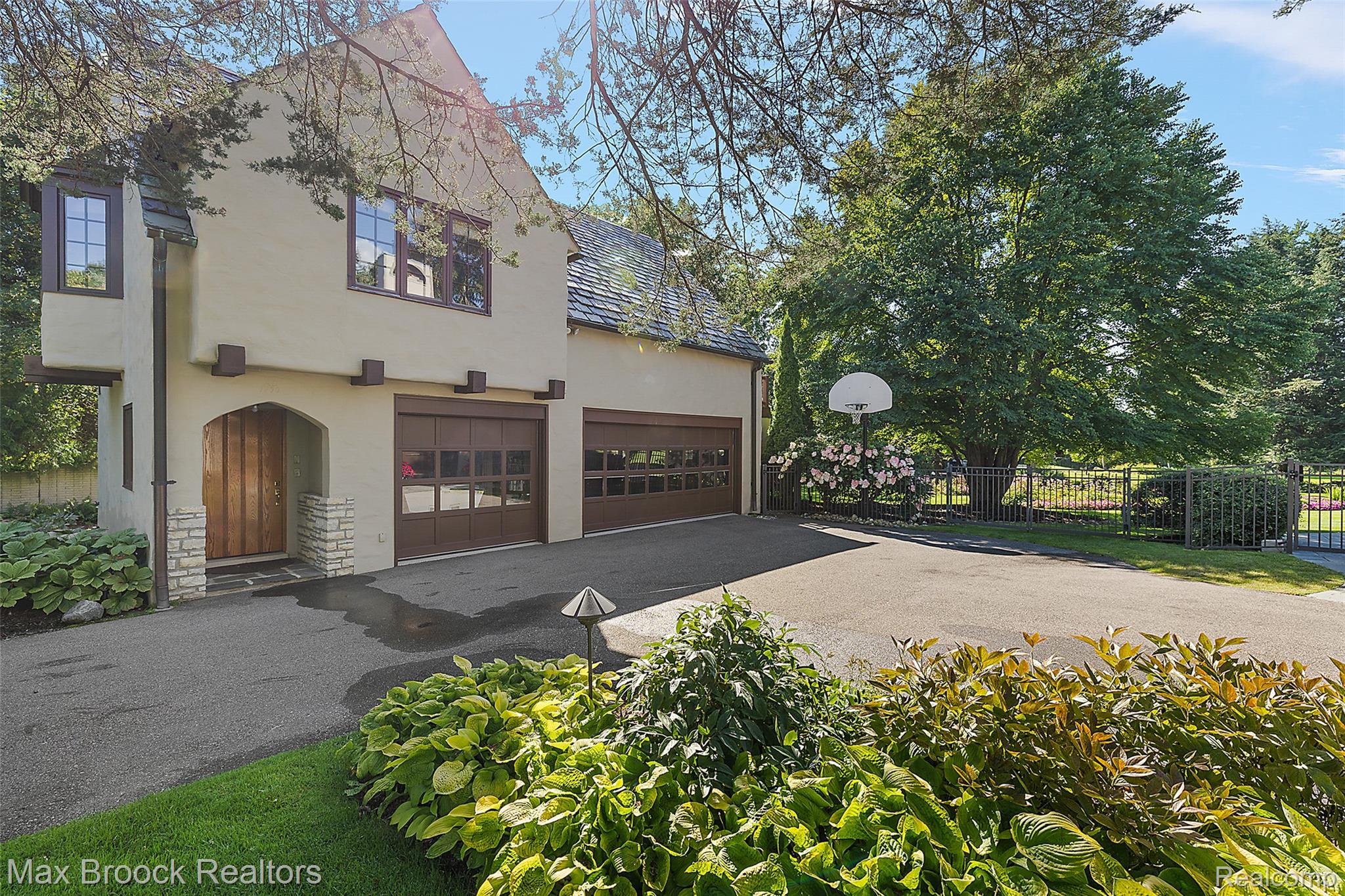 65 Lone Pine Road Bloomfield Hills, MI 48304 - Photo 46 of 63 65 Lone Pine 2026-32.jpg