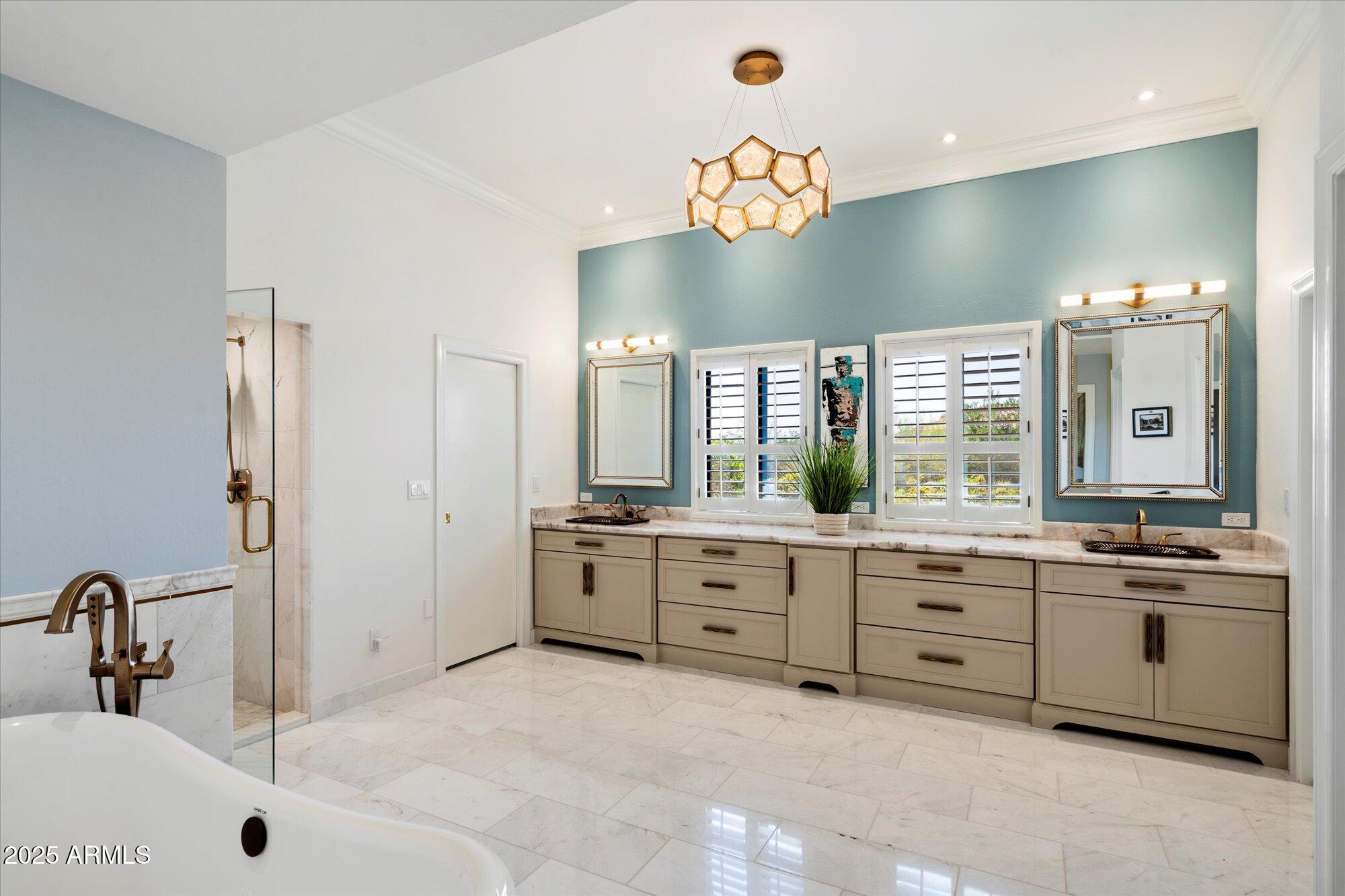 10801 East Happy Valley Road, Unit 133 Scottsdale, AZ 85255 - Photo 27 of 75 a large bathroom with a large tub and sink