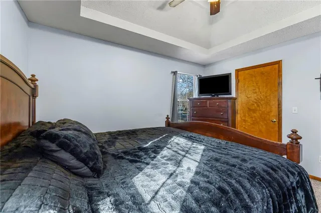 $325,000 | 300 Copeland Drive, Greenwood, MO 64034