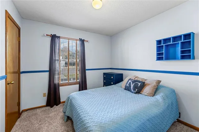 $325,000 | 300 Copeland Drive, Greenwood, MO 64034