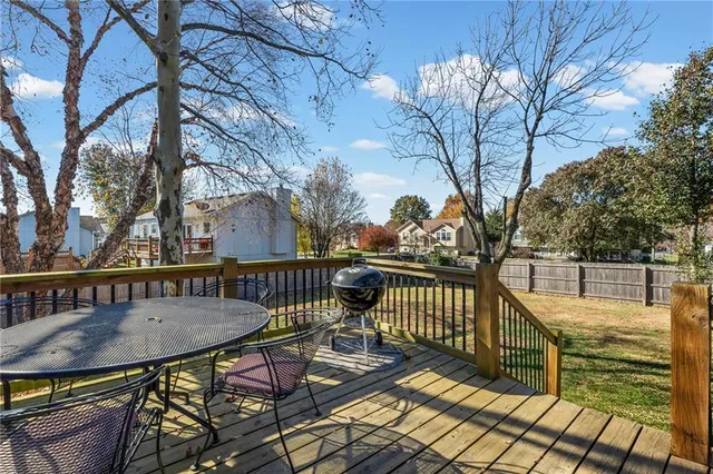 $325,000 | 300 Copeland Drive, Greenwood, MO 64034