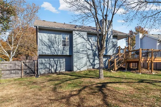 $325,000 | 300 Copeland Drive, Greenwood, MO 64034