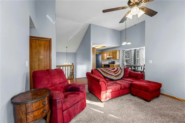 $325,000 | 300 Copeland Drive, Greenwood, MO 64034