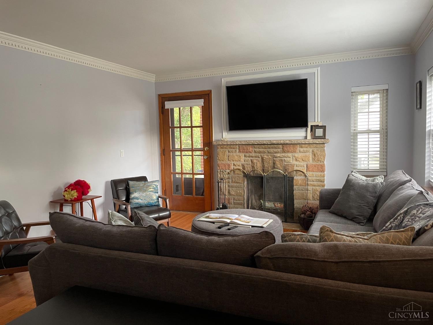 512 West North Bend Road Cincinnati, OH 45224 - Photo 4 of 22