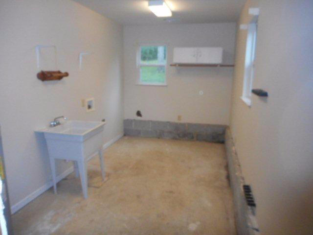 361 Maple Branch Road Signal Mountain, TN 37377 - Photo 10 of 16 Laundry Room