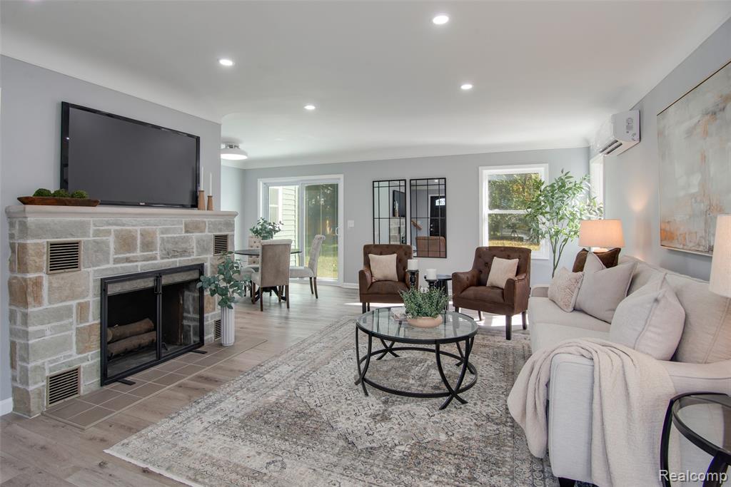 21716 Lahser Road Southfield, MI 48075 - Photo 3 of 29 Gallery Image 3
