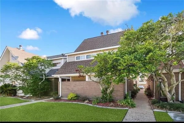 $163,000 | 9 Brandon Hall Drive, Unit B, Destrehan, LA 70047