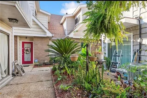 $163,000 | 9 Brandon Hall Drive, Unit B, Destrehan, LA 70047