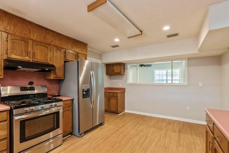 180 Harris Road Northeast Fort Walton Beach, FL 32547 - Photo 11 of 35 KITCHEN4