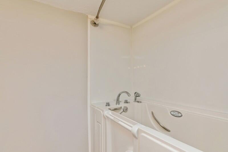 180 Harris Road Northeast Fort Walton Beach, FL 32547 - Photo 28 of 35 PRIMARY BATH4