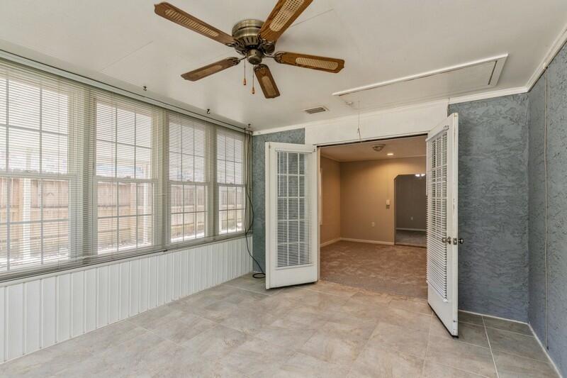 180 Harris Road Northeast Fort Walton Beach, FL 32547 - Photo 4 of 35 FLORIDA ROOM