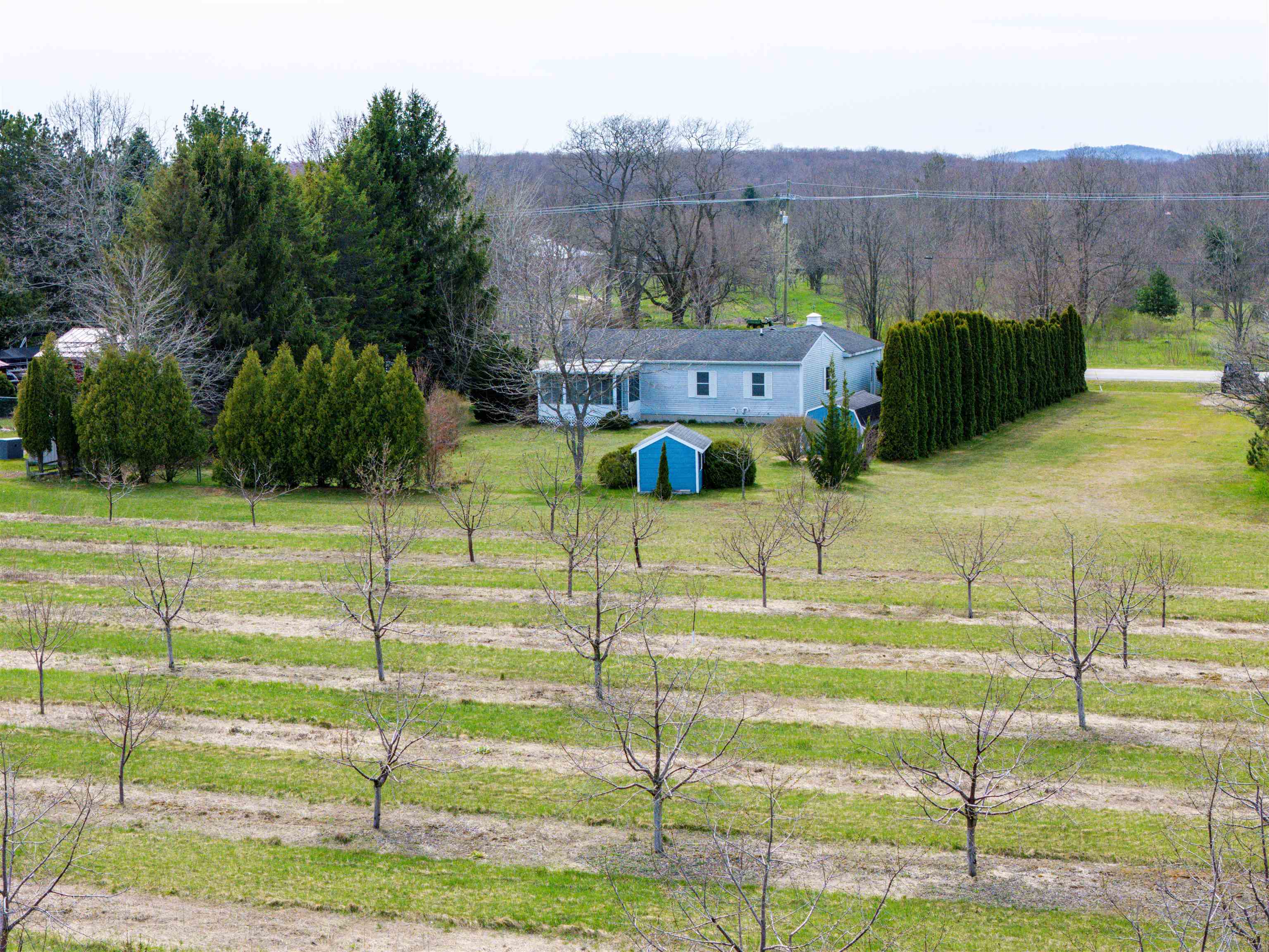 5928 Goodrick Road Traverse City, MI 49684 - Photo 3 of 29 1921512-5e5f112b-ce8c-49d6-9715-100a1557061b.JPG