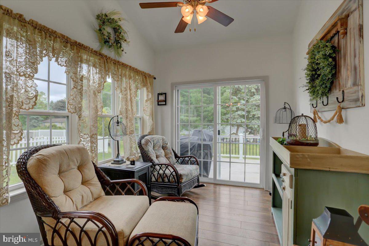 416 Castleton Drive Chambersburg, PA 17202 - Photo 17 of 44 Sunroon