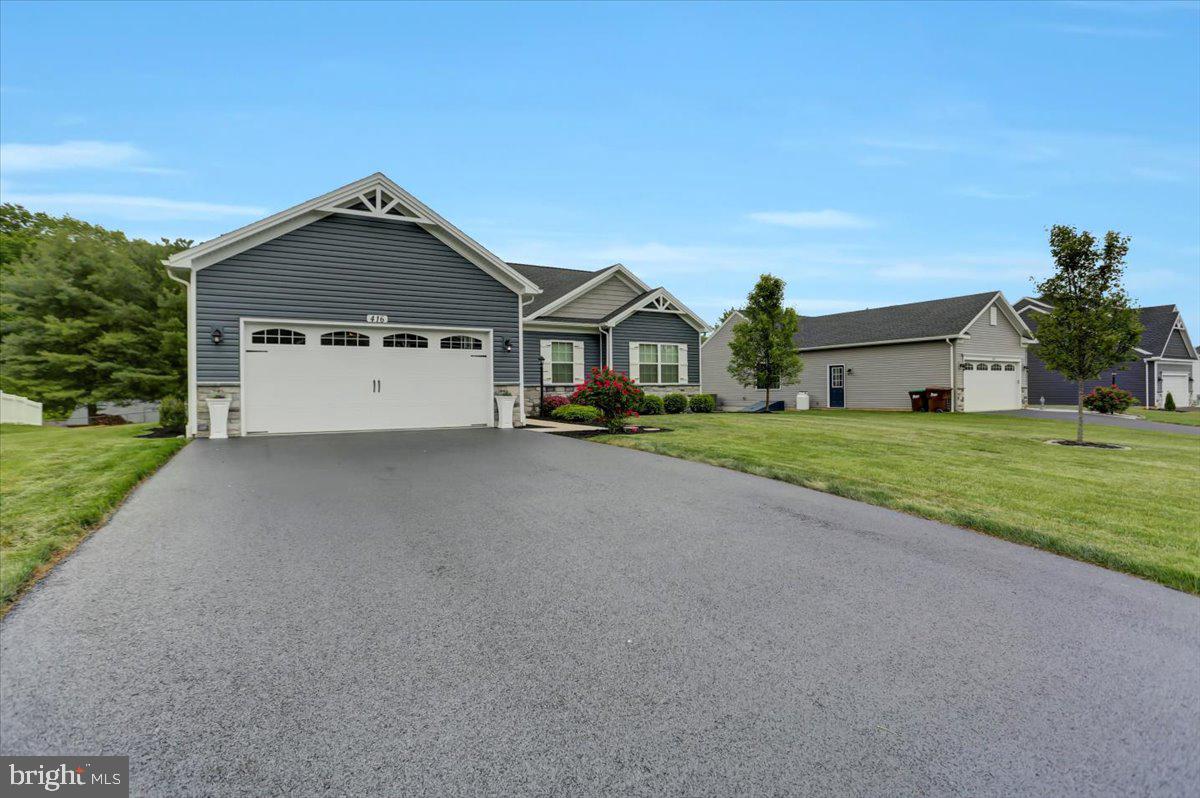 416 Castleton Drive Chambersburg, PA 17202 - Photo 2 of 44 416 Castleton Dr