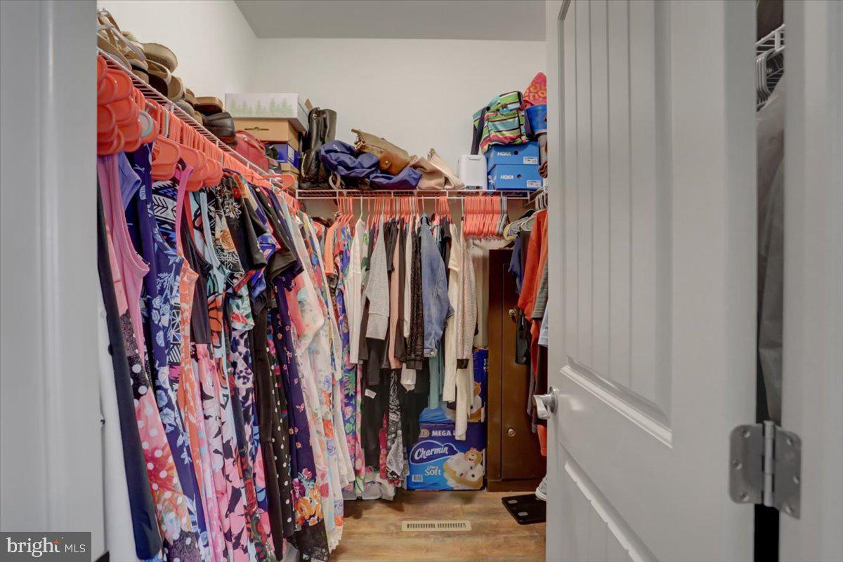 416 Castleton Drive Chambersburg, PA 17202 - Photo 29 of 44 Primary walk in closet