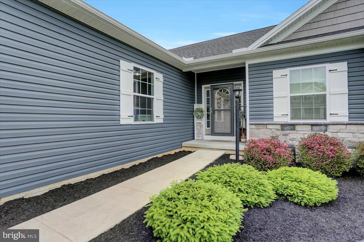 416 Castleton Drive Chambersburg, PA 17202 - Photo 5 of 44 Front View