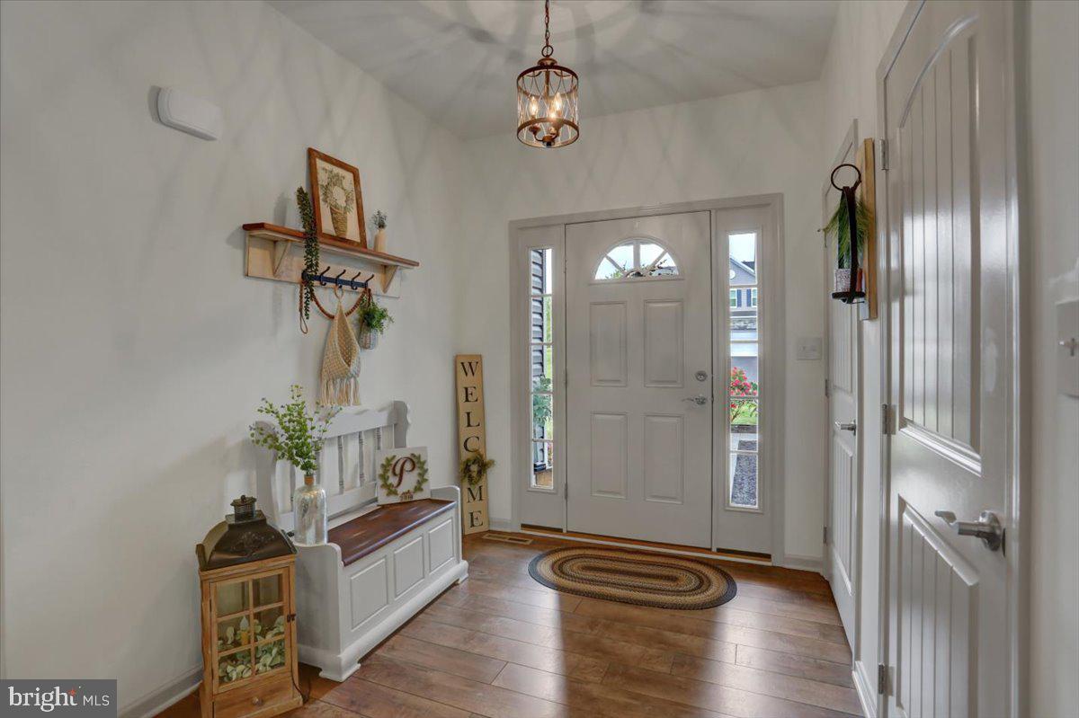 416 Castleton Drive Chambersburg, PA 17202 - Photo 7 of 44 Foyer