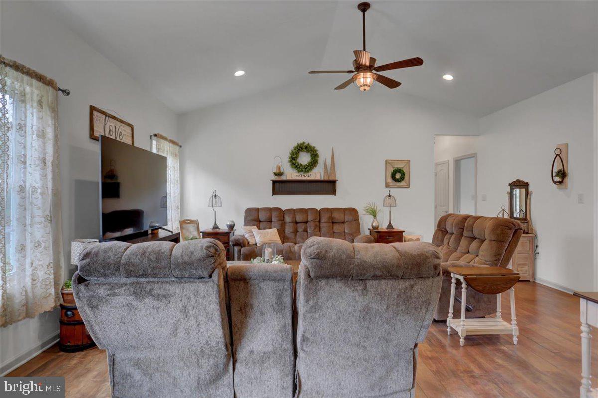 416 Castleton Drive Chambersburg, PA 17202 - Photo 10 of 44 Living Room