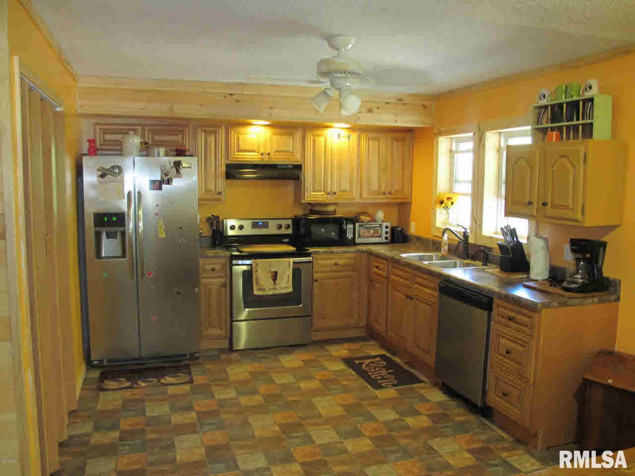 62 Hines Road Murphysboro, IL 62966 - Photo 8 of 38 Gallery Image 8