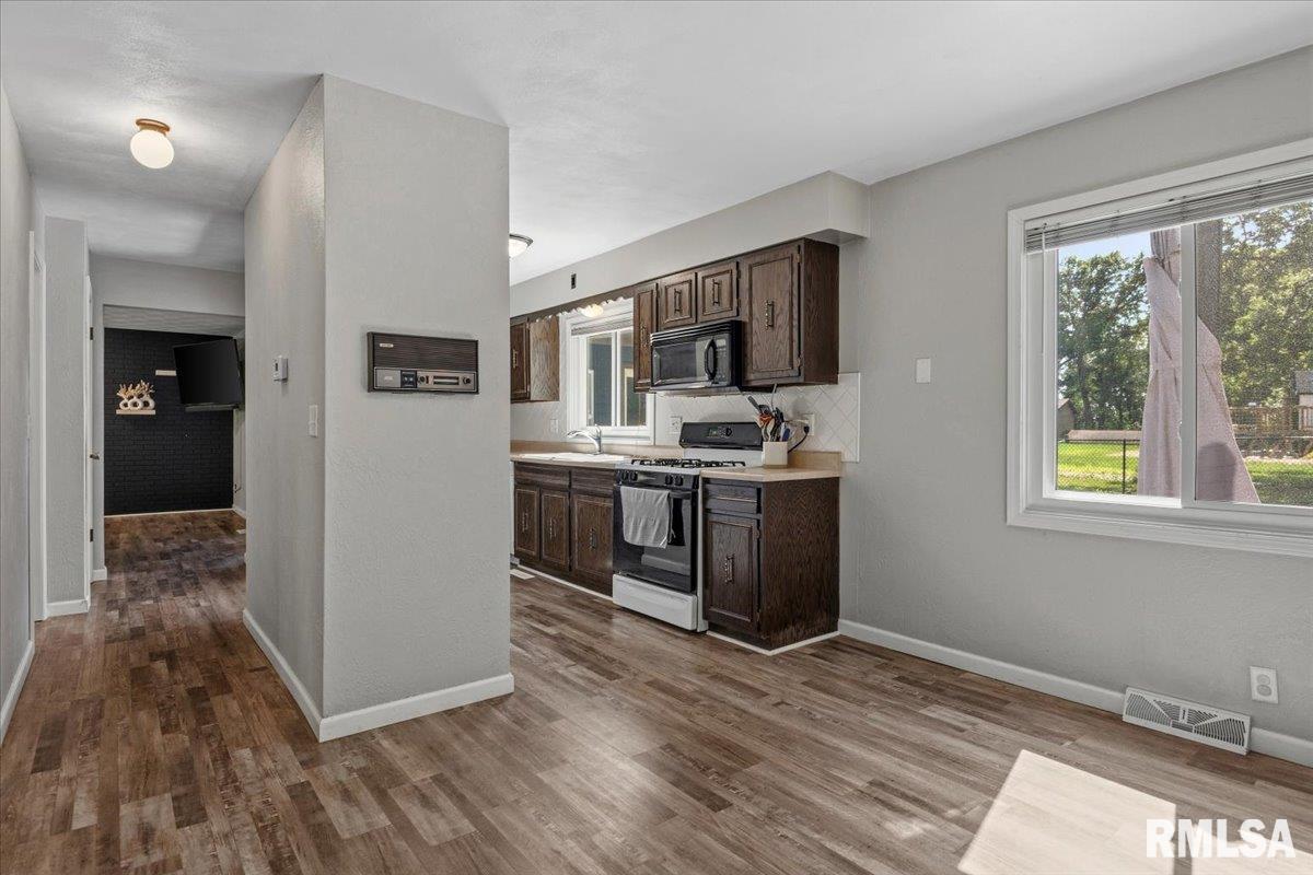 49 Etherton Lane Springfield, IL 62712 - Photo 12 of 52