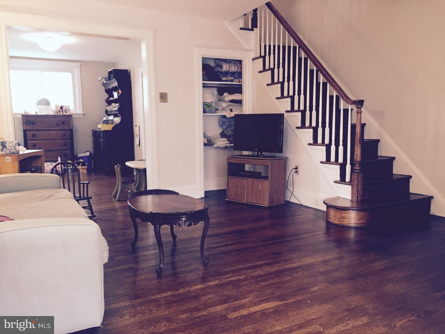 520 Wales Road Havertown, PA 19083 - Photo 2 of 18 Living Room