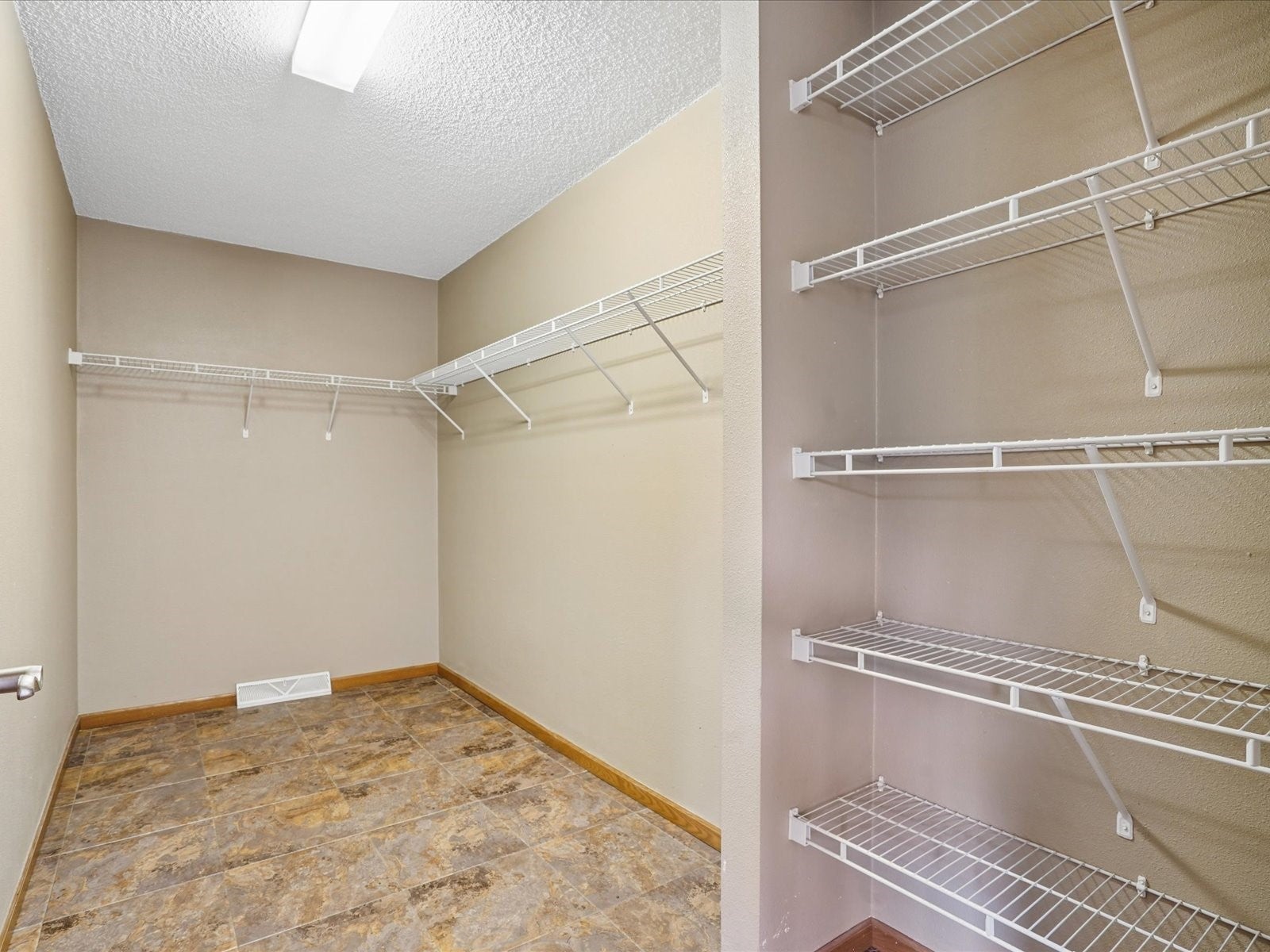 3301 Lewis Bottoms Road Palo, IA 52324 - Photo 29 of 49 Gallery Image 29