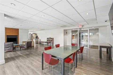 $145,000 | 600 East 8th Street, Unit 2K, Kansas City, MO 64106
