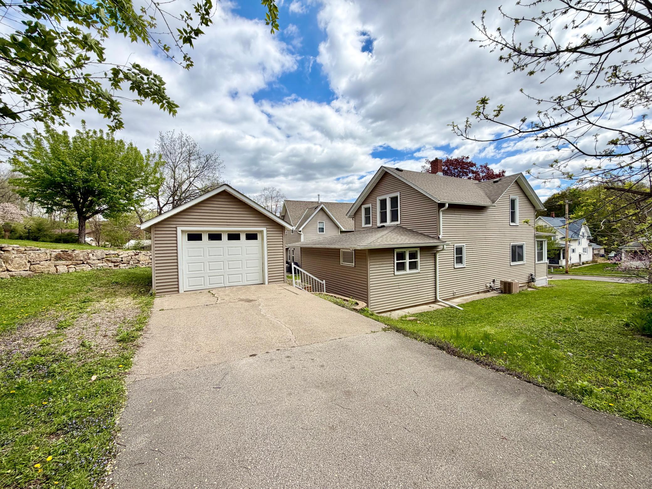 748 West Avenue Red Wing, MN 55066 - Photo 7 of 34
