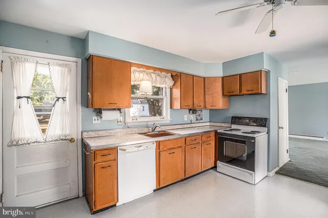 $449,900 | 142 Orchard Lane, Hatfield, PA 19440