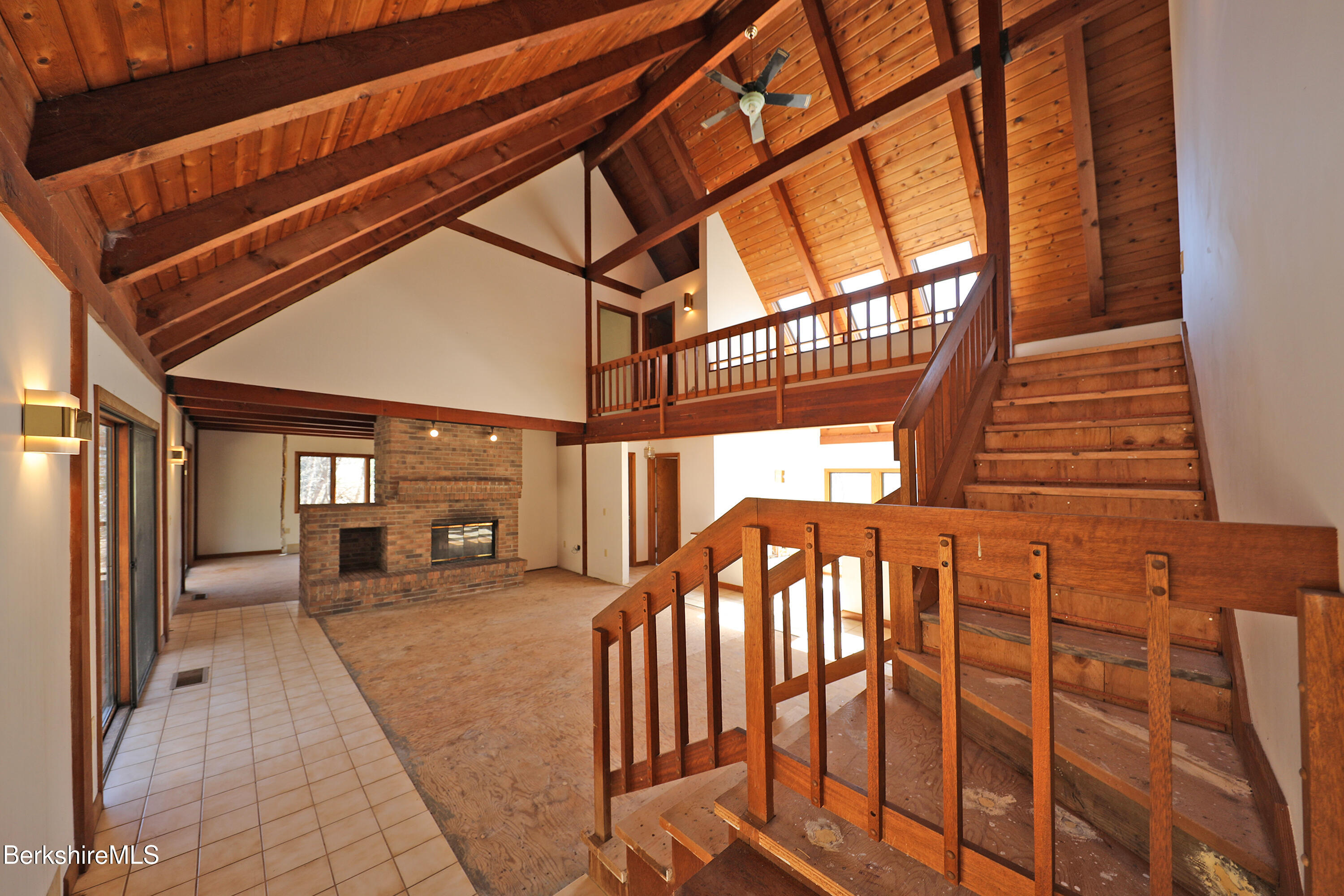 519 Kirchner Road Dalton, MA 01226 - Photo 13 of 42 a view of an entryway