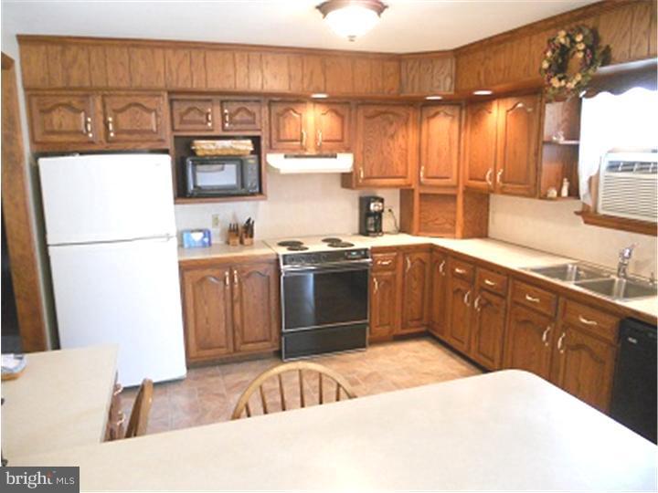 2186 Old Rte 100 Barto, PA 19504 - Photo 5 of 12 Kitchen