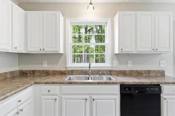 $320,000 | 278 Willow Bend Drive, Hiram, GA 30141