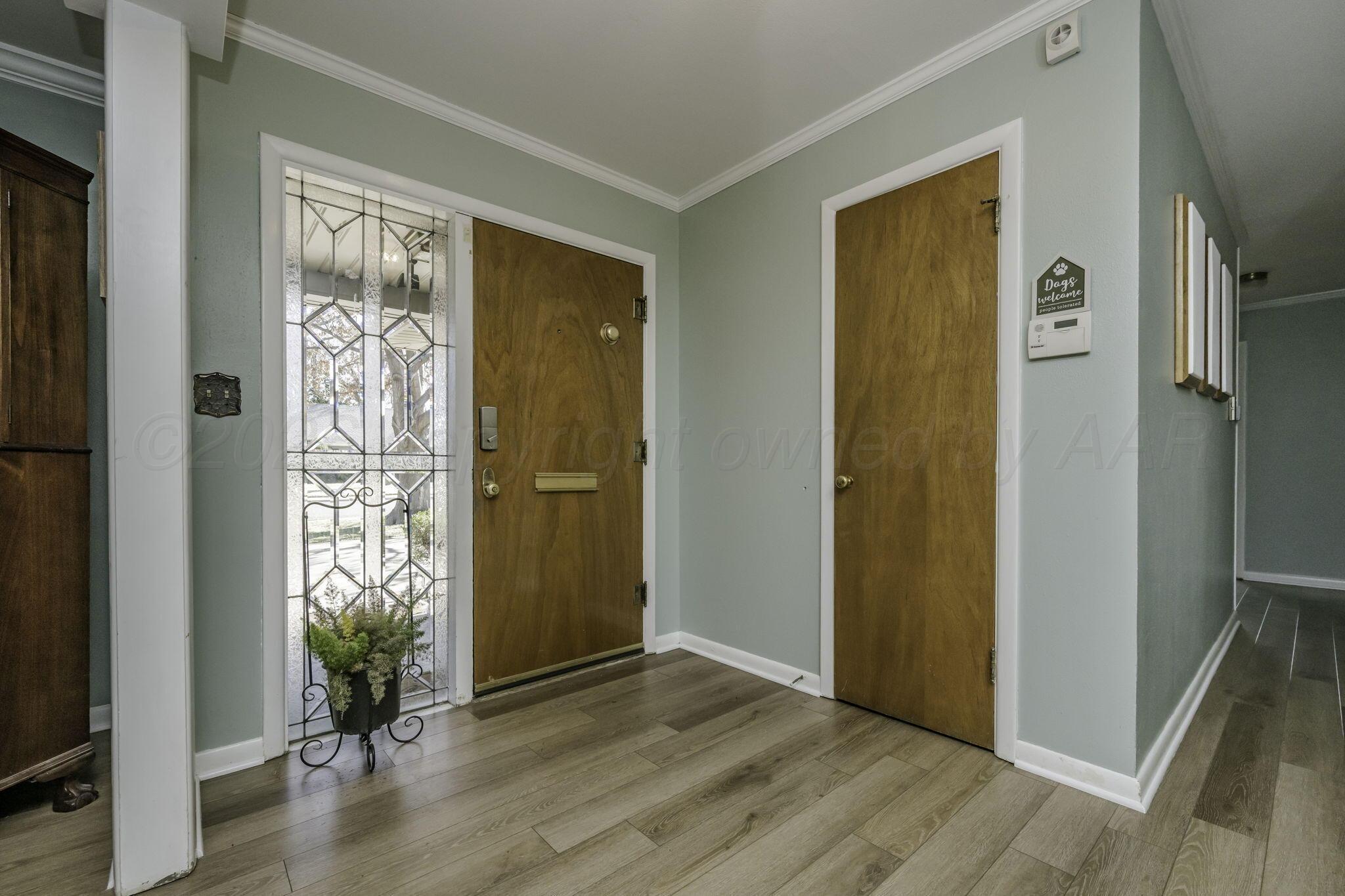 3228 South Travis Street Amarillo, TX 79109 - Photo 3 of 22 3228 S Travis 04