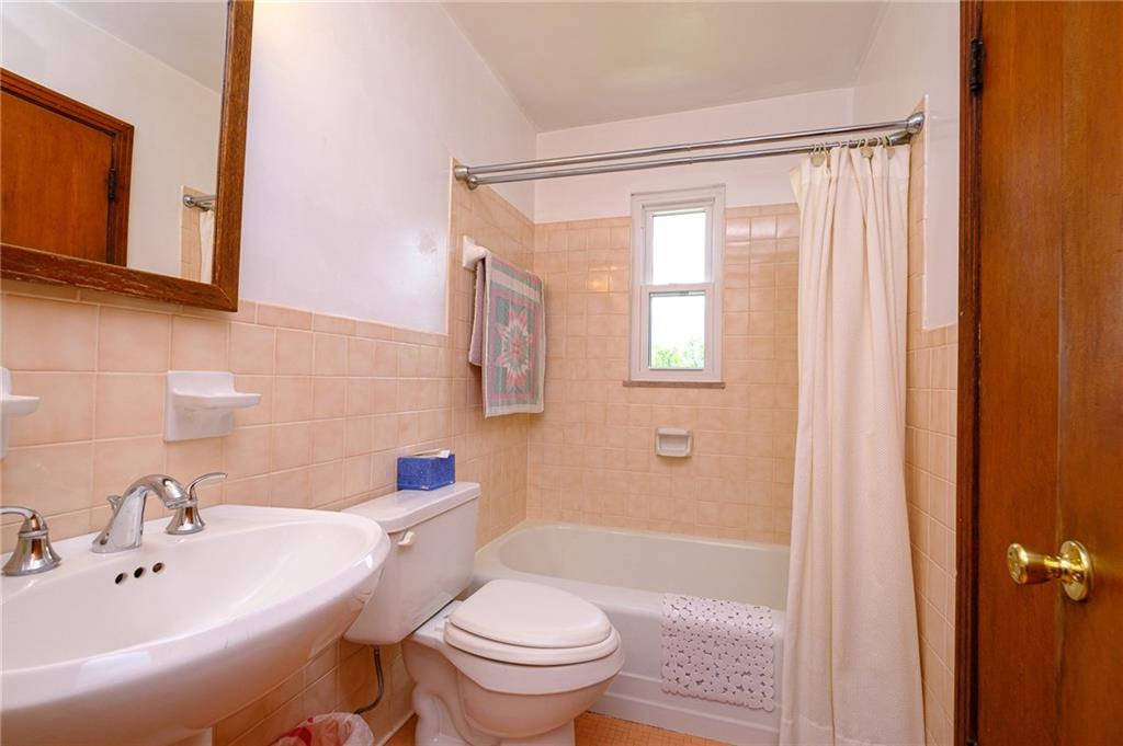 3681 Oakleaf Road Pittsburgh, PA 15227 - Photo 15 of 25 Gallery Image 15