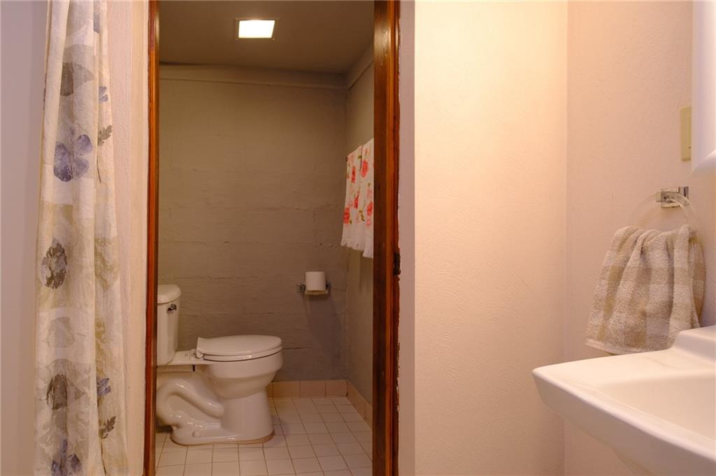 3681 Oakleaf Road Pittsburgh, PA 15227 - Photo 20 of 25 Gallery Image 20