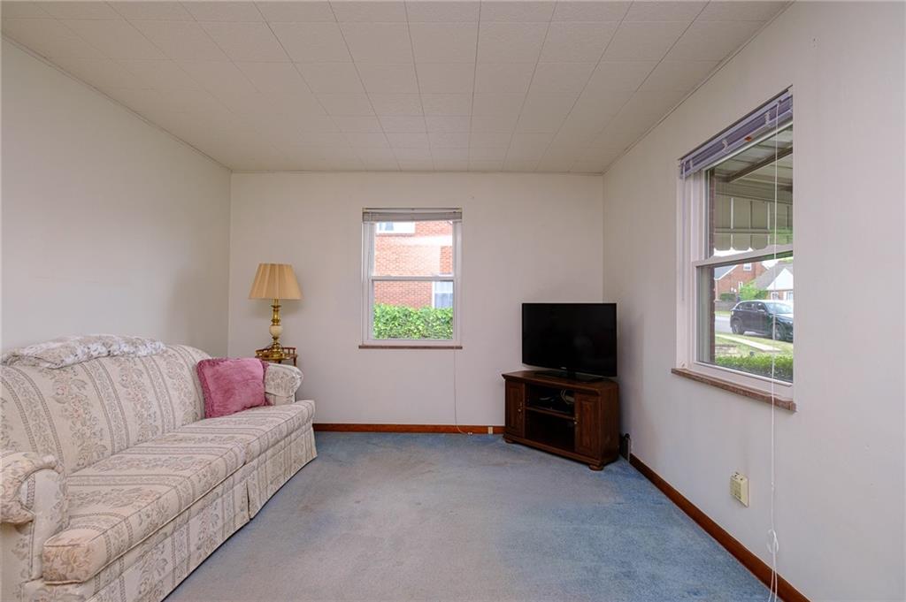 3681 Oakleaf Road Pittsburgh, PA 15227 - Photo 9 of 25 Gallery Image 9